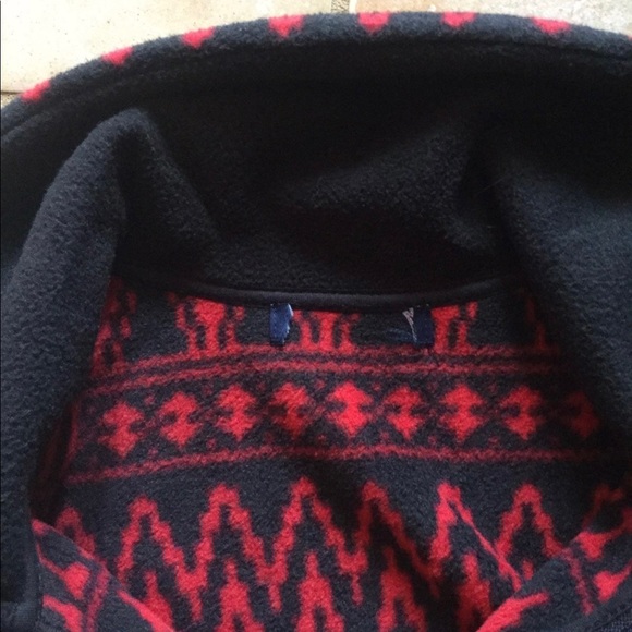 🎉🥳Host Pick 🎉🥳 Womens red and black fleece vest. Sz medium - Picture 4 of 4